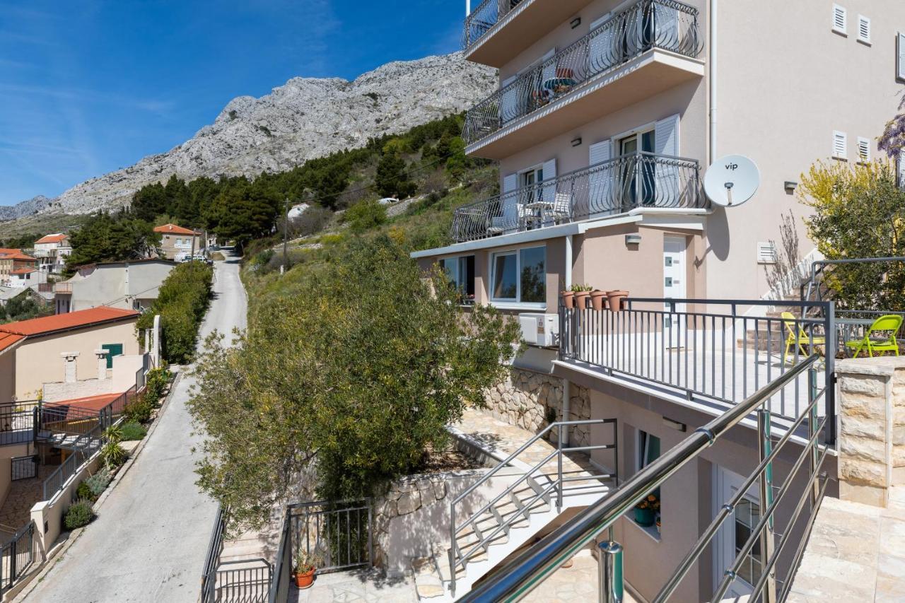 Apartment Apartments With A Parking Space Mimice, Omis - 2805